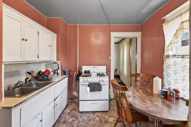 790 Geranium Avenue E, Saint Paul, MN 55106