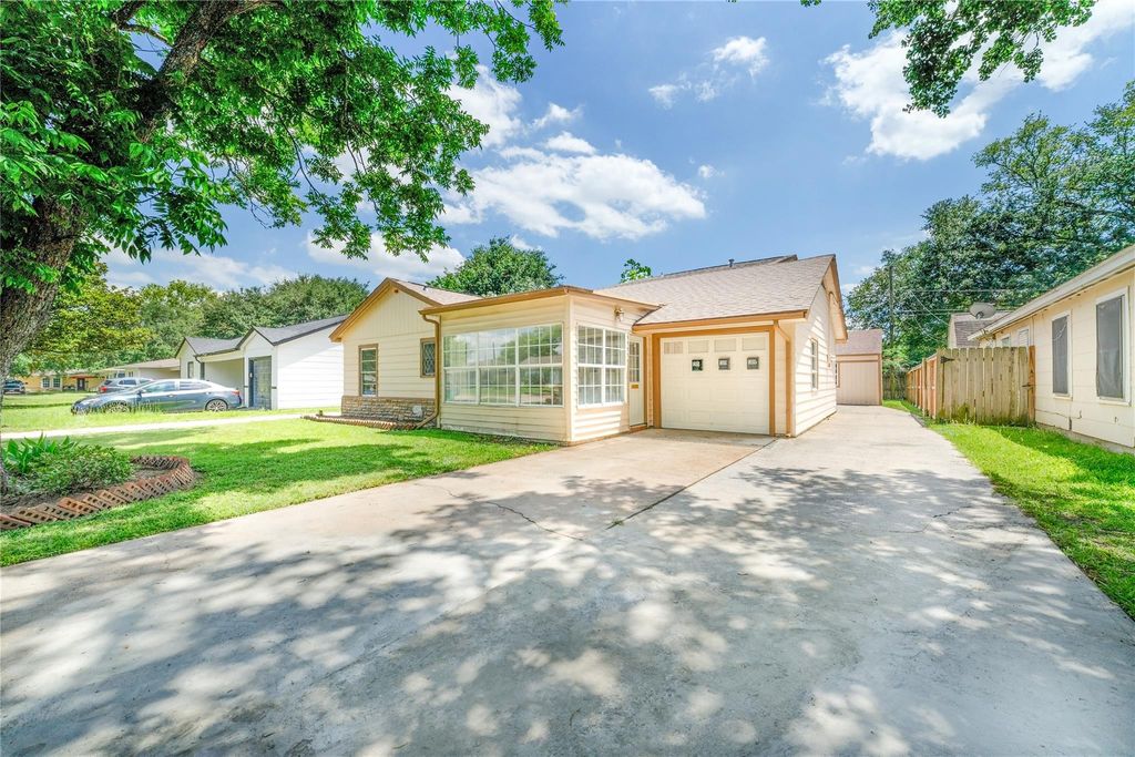 1309 Jefferson Street, Baytown, TX 77520