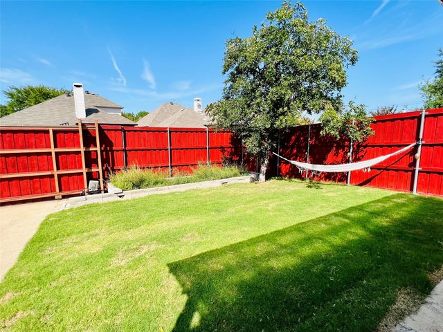 1715 Mapleleaf Falls Drive, Allen, TX 75002