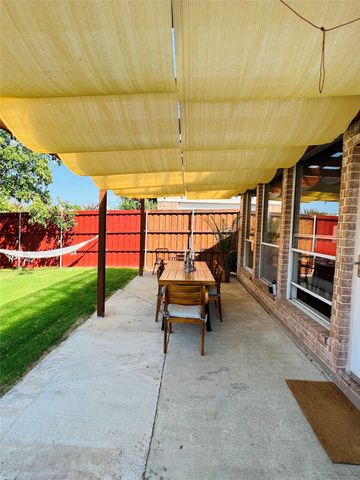 1715 Mapleleaf Falls Drive, Allen, TX 75002