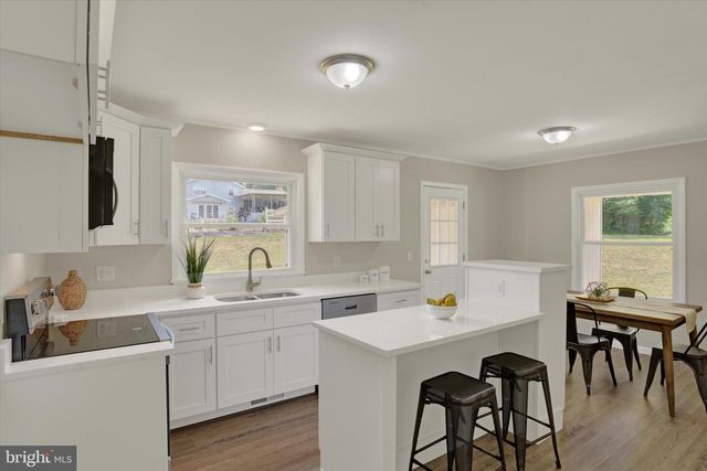 85 VISTA CIR, Etters, PA 17319