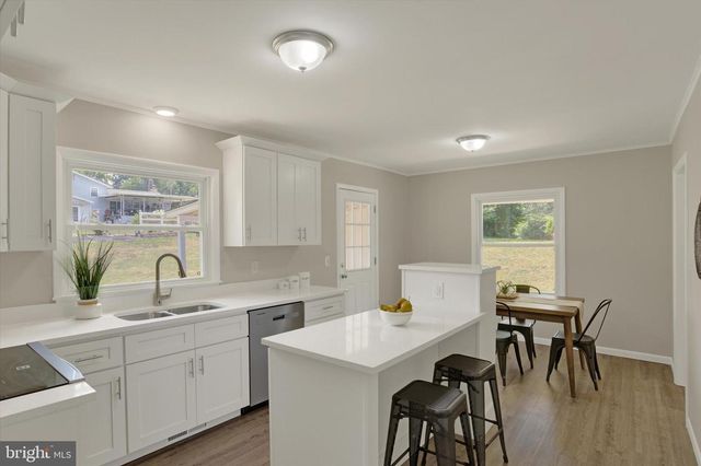 85 VISTA CIR, Etters, PA 17319