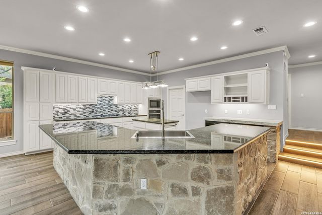 1718 Fox Tree, San Antonio, TX 78248