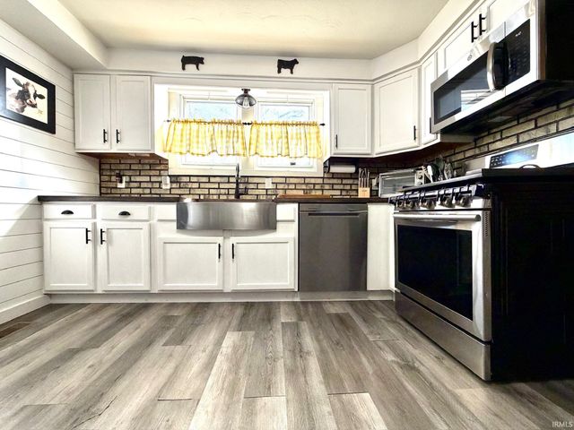 311 N Madison Street, Bedford, IN 47421