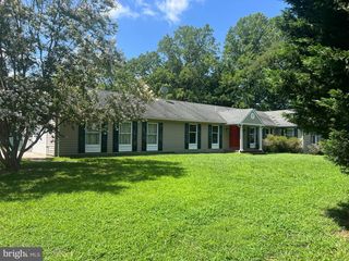 811 COVE POINT RD, Lusby, MD 20657