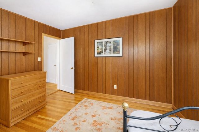 1762 Broadway, New Hyde Park, NY 11040