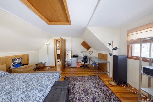 1762 Broadway, New Hyde Park, NY 11040