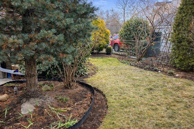 1762 Broadway, New Hyde Park, NY 11040