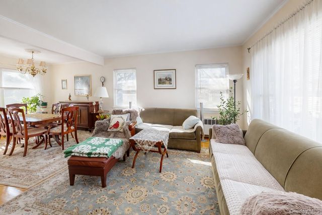 1762 Broadway, New Hyde Park, NY 11040