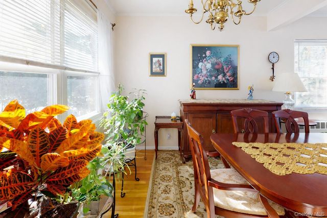 1762 Broadway, New Hyde Park, NY 11040