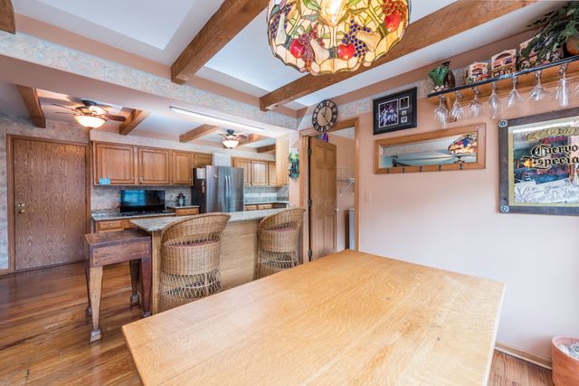 2102 W Hunters Lane, Spring Grove, IL 60081