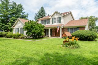 2102 W Hunters Lane, Spring Grove, IL 60081