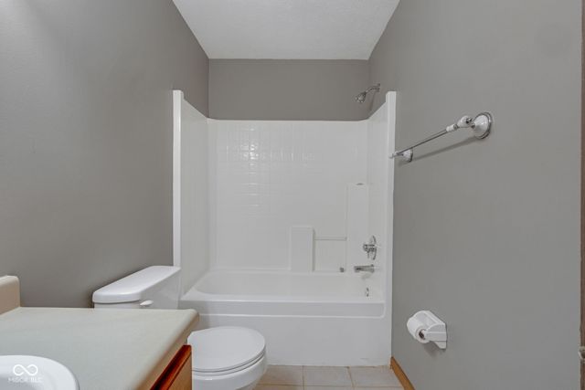 6318 Pickwick Court, Zionsville, IN 46077