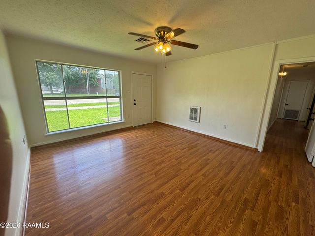 206 Guilbeau Road, Lafayette, LA 70506