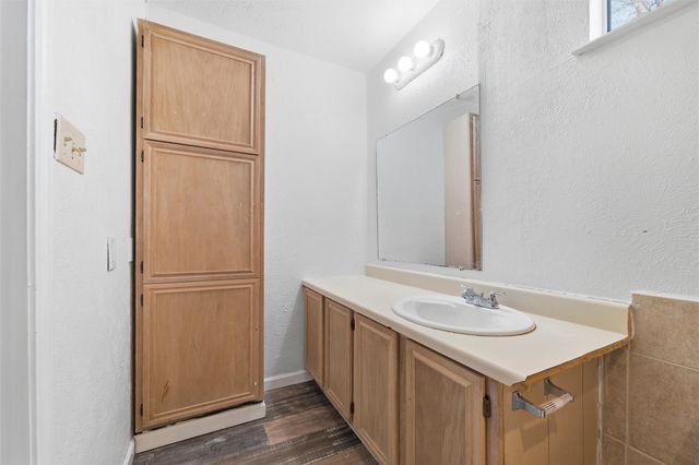 807 Havenwood Drive, Dallas, TX 75232