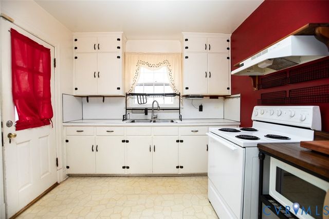 4996 Farmville Rd, Farmville, VA 23901