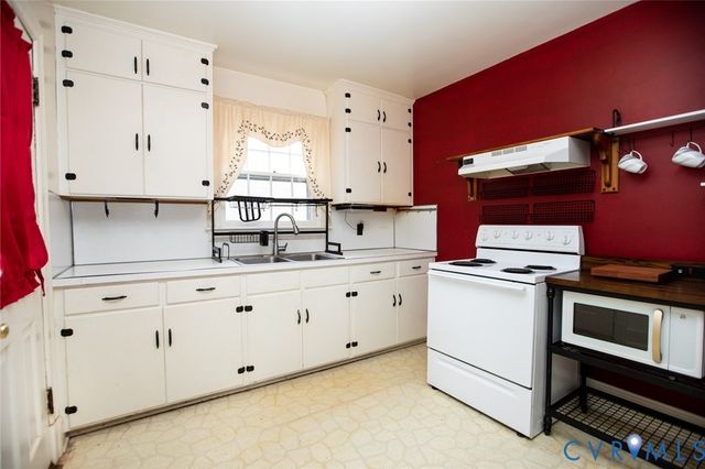 4996 Farmville Rd, Farmville, VA 23901