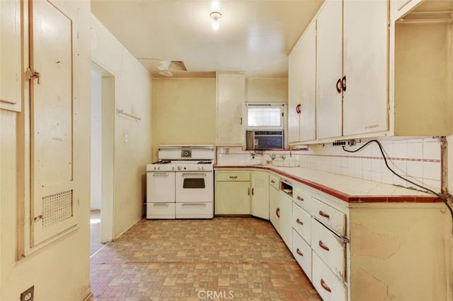 14047 Herron Street, Sylmar, CA 91342