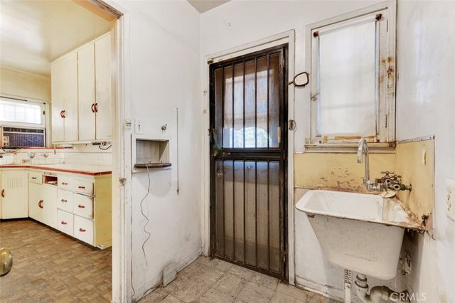 14047 Herron Street, Sylmar, CA 91342