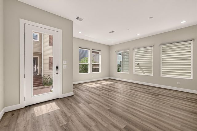 3350 Pinemont Drive, Houston, TX 77018