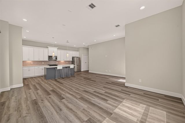 3350 Pinemont Drive, Houston, TX 77018