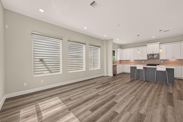 3350 Pinemont Drive, Houston, TX 77018
