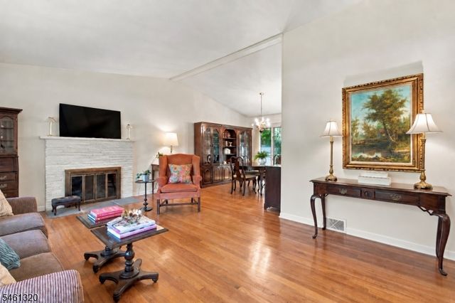 87 Orion Rd, Berkeley Heights Twp., NJ 07922