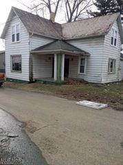 230 2nd Drive, New Philadelphia, OH 44663