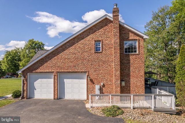 2384 CASTLEGREEN DRIVE, Greencastle, PA 17225