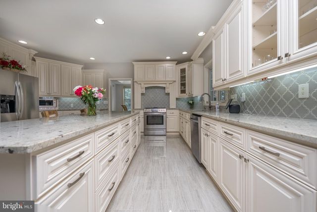2384 CASTLEGREEN DRIVE, Greencastle, PA 17225