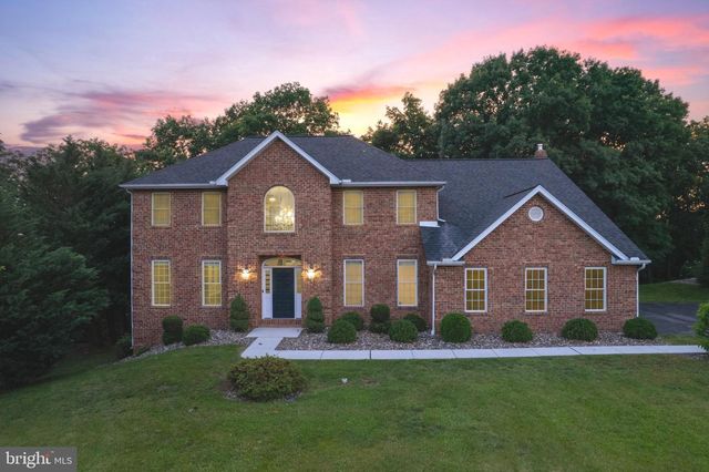 2384 CASTLEGREEN DRIVE, Greencastle, PA 17225