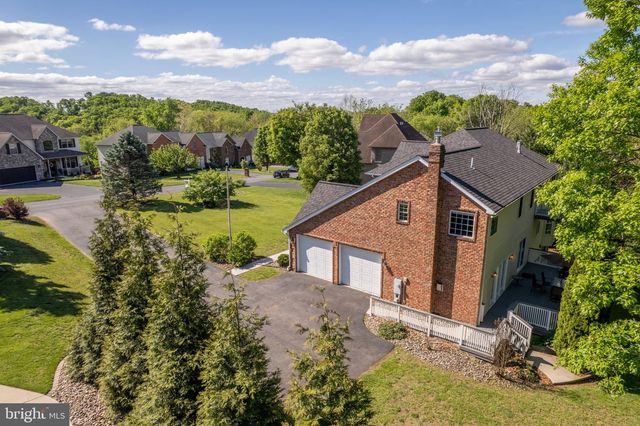 2384 CASTLEGREEN DRIVE, Greencastle, PA 17225