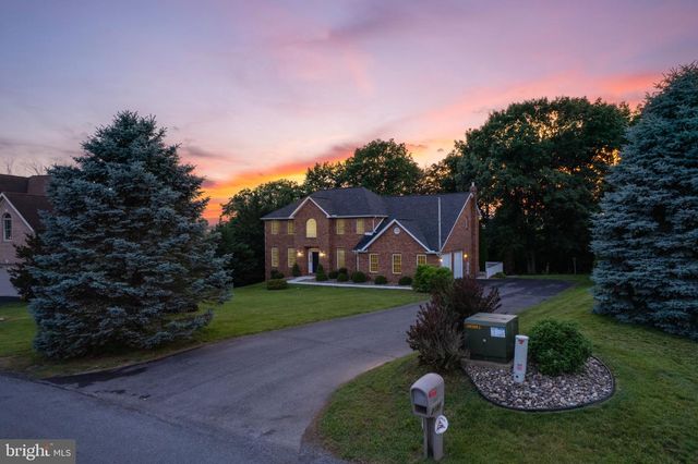 2384 CASTLEGREEN DRIVE, Greencastle, PA 17225