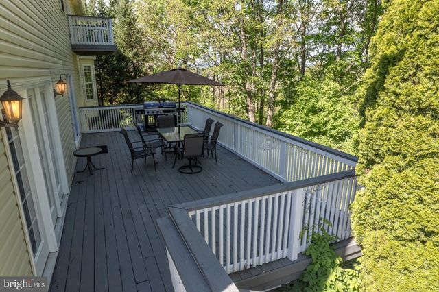 2384 CASTLEGREEN DRIVE, Greencastle, PA 17225