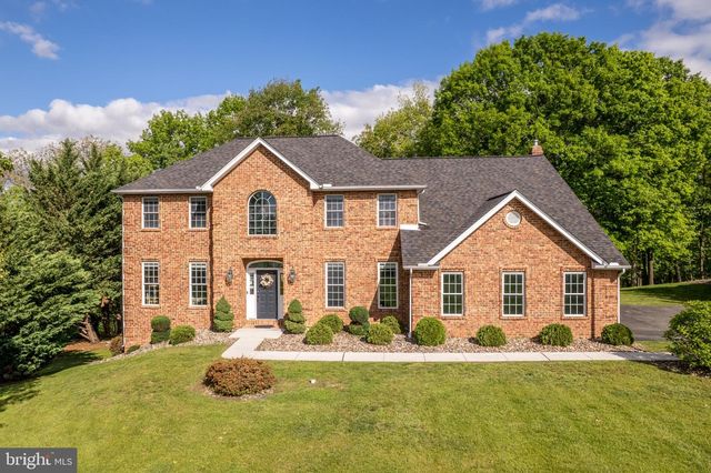 2384 CASTLEGREEN DRIVE, Greencastle, PA 17225