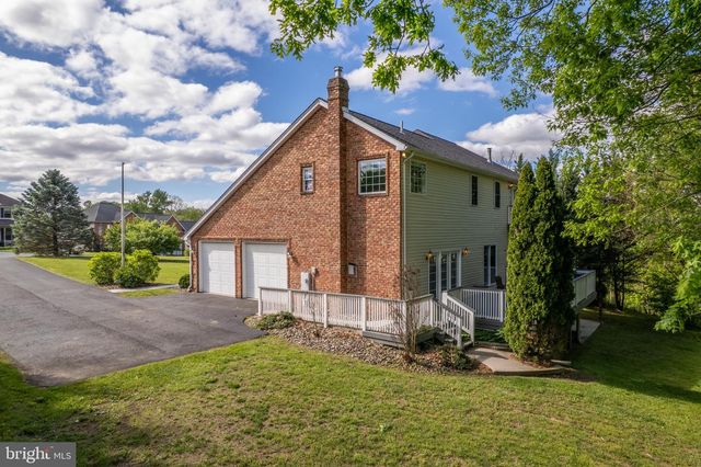 2384 CASTLEGREEN DRIVE, Greencastle, PA 17225