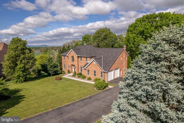 2384 CASTLEGREEN DRIVE, Greencastle, PA 17225