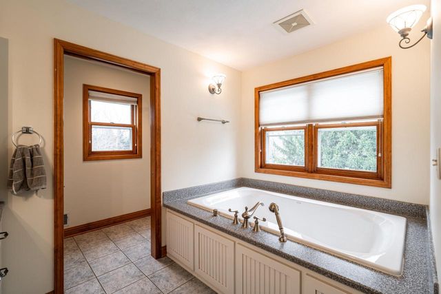 4824 Hampton COURT, Mount Pleasant, WI 53403