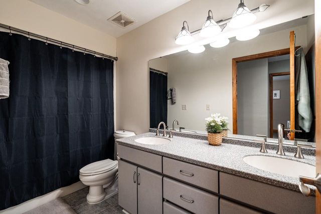 4824 Hampton COURT, Mount Pleasant, WI 53403