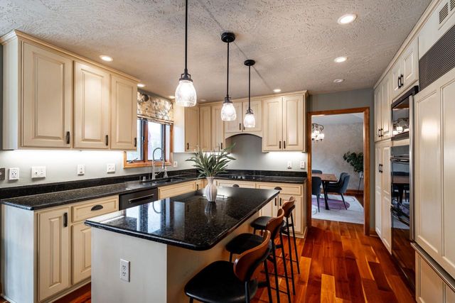 4824 Hampton COURT, Mount Pleasant, WI 53403