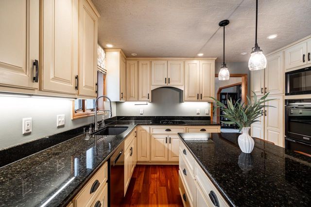 4824 Hampton COURT, Mount Pleasant, WI 53403