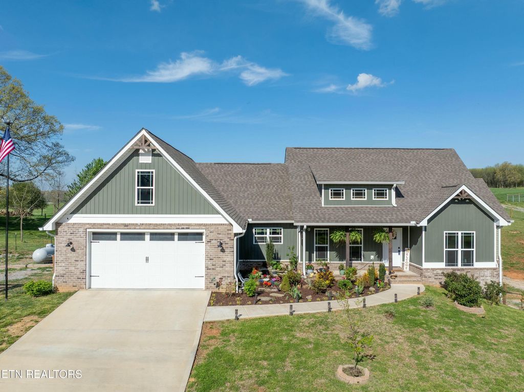 279 Lakeside Meadows Circle, Madisonville, TN 37354