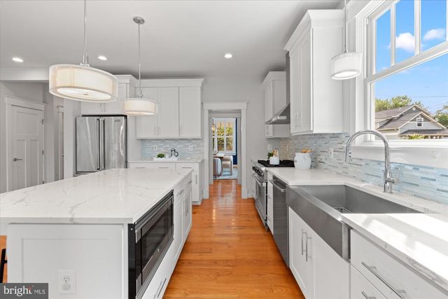 508 E CUSTIS AVE, Alexandria, VA 22301