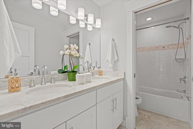 508 E CUSTIS AVE, Alexandria, VA 22301