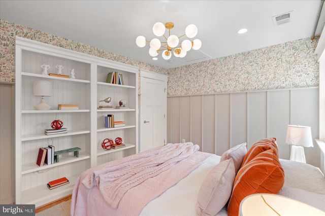 508 E CUSTIS AVE, Alexandria, VA 22301