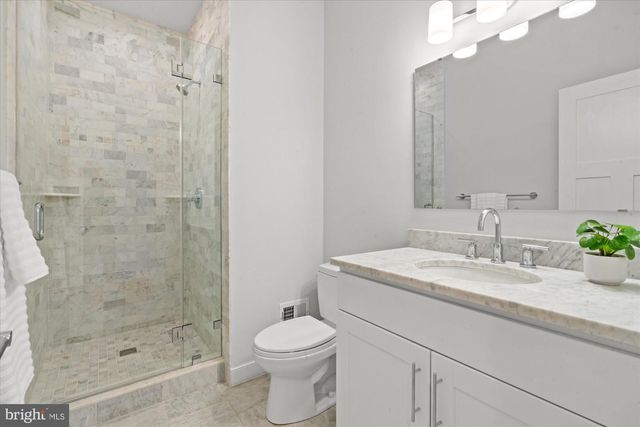 508 E CUSTIS AVE, Alexandria, VA 22301