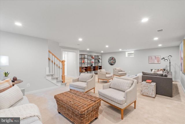 508 E CUSTIS AVE, Alexandria, VA 22301