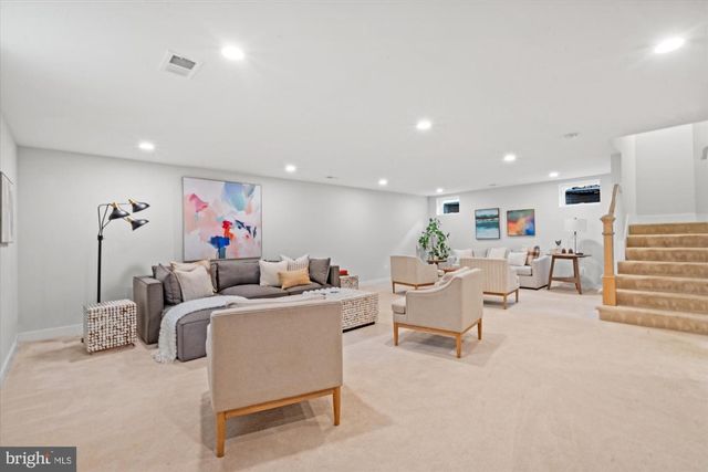 508 E CUSTIS AVE, Alexandria, VA 22301