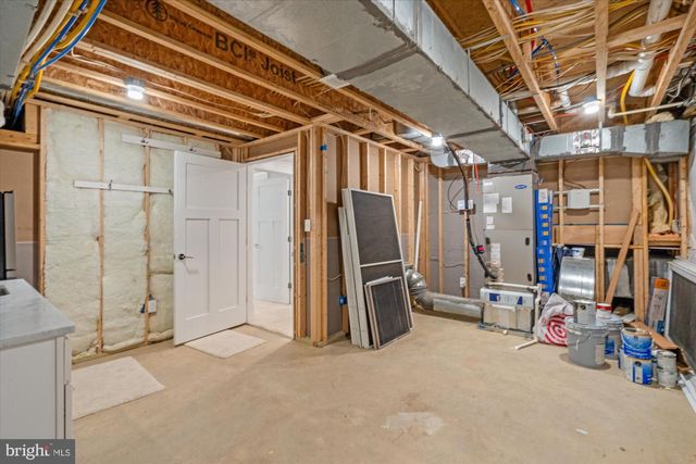 508 E CUSTIS AVE, Alexandria, VA 22301