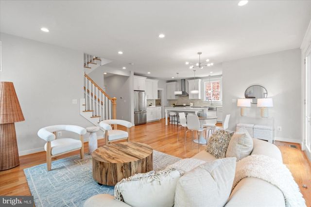 508 E CUSTIS AVE, Alexandria, VA 22301